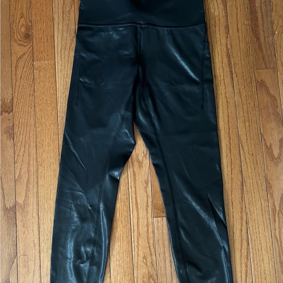 GUC Lululemon Wunder Pockets foil sz 8, 25” - Picture 2 of 4